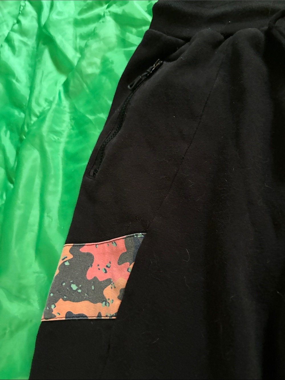 Uni sex cookies Black Jogger Sweatpants Orange Camo zipper pocket - large - Picture 5 of 8